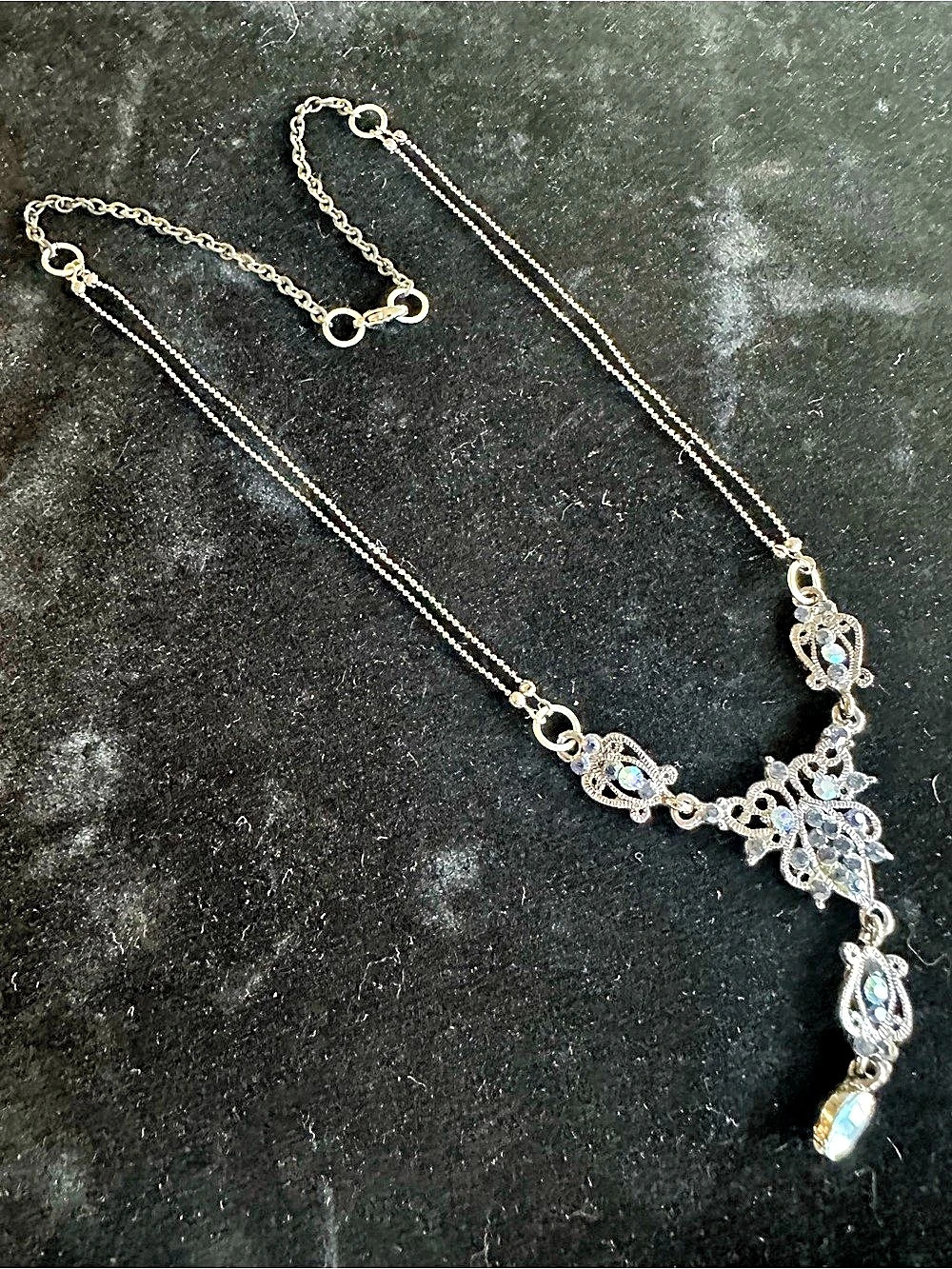 Crystal Pendant Necklace in Silver & Blue Like New